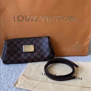 LV Eva pochette damier azur used 14,900.- LV card holder monogram used  6,880.- #tammy_brandlover #tammybrandlover #brandlovercafe